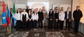 Встреча жителей и гостей села Сосновка, а также учащихся 8 класса МБОУ "СОШ №7" с участником специальной военной операции 