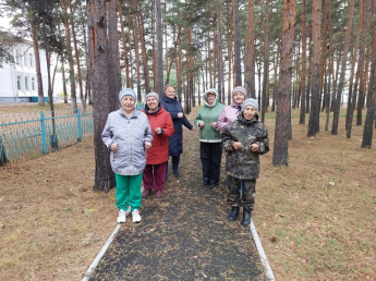 6 октября в Парке Отдыха села Сосновка собрались не просто жители, а люди, которые увлекаются ходьбой и ведут активный образ жизни. 
