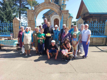 «Дружно величаем, три Спаса отмечаем!»